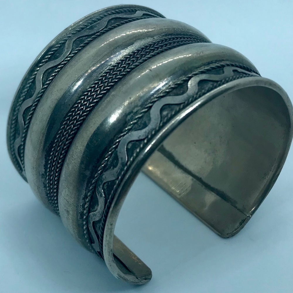 Vintage Metal Abstract Design Cuff - Picture 7 of 8